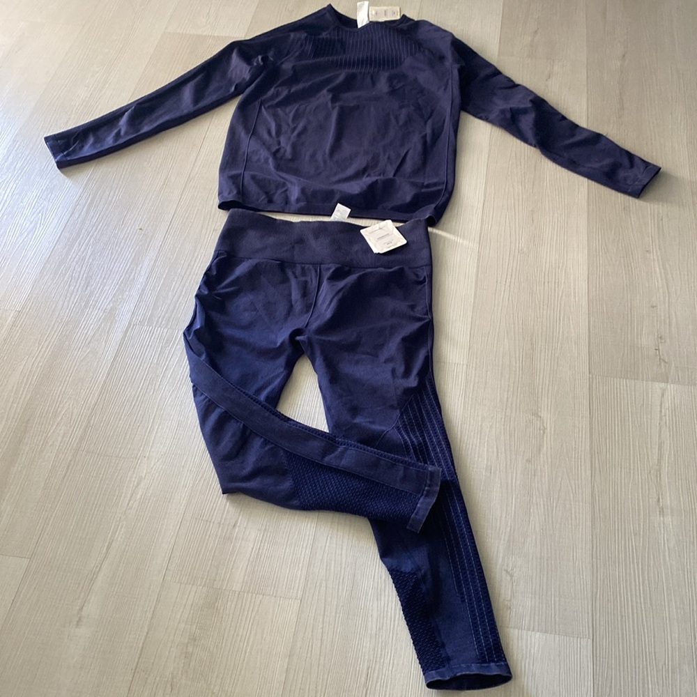 NWT Fabletics 2 pieces